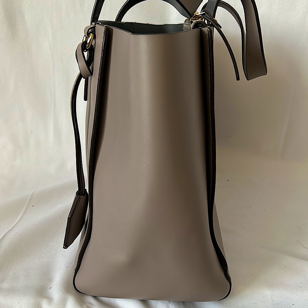 Kate Spade Authentic Gorgeous Light Gray/Taupe Leather Bag Purse 🌺🌺 - Picture 5 of 16